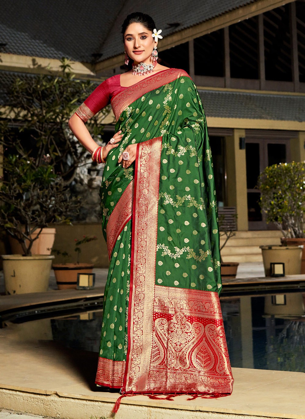 Traditional Thread Banarasi Silk Saree - S5441