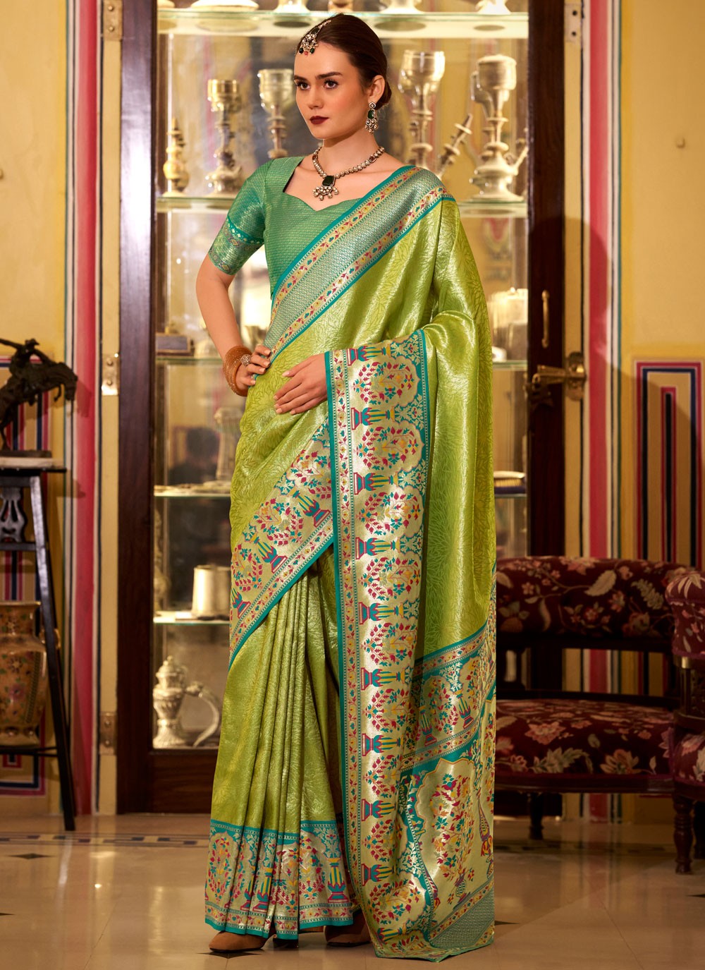 Weaving Zari Silk Green Classic Saree S15567