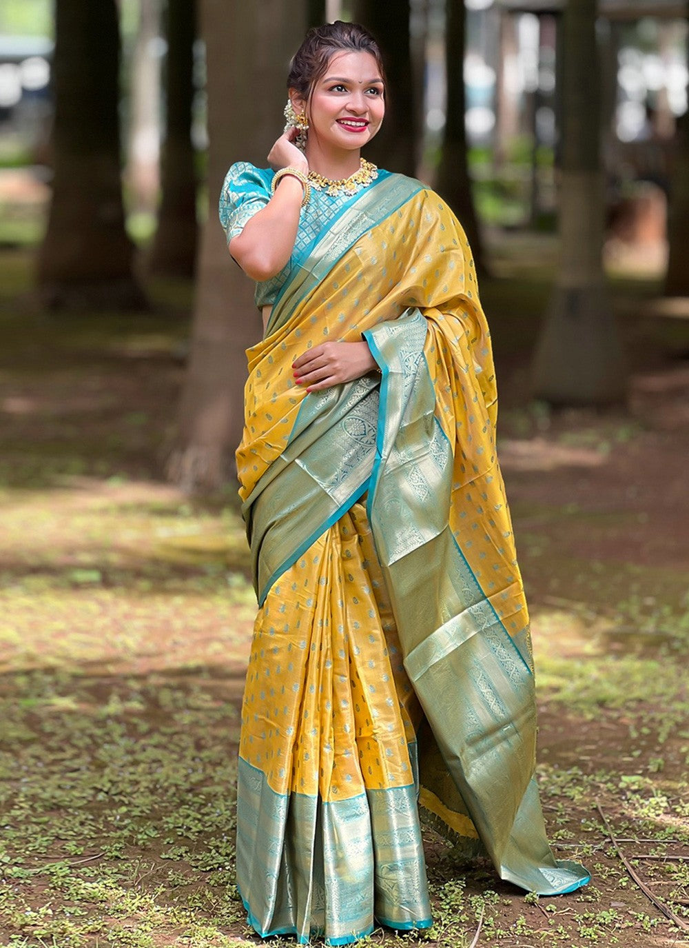 Classic Woven Silk, Tissue Saree - S8579