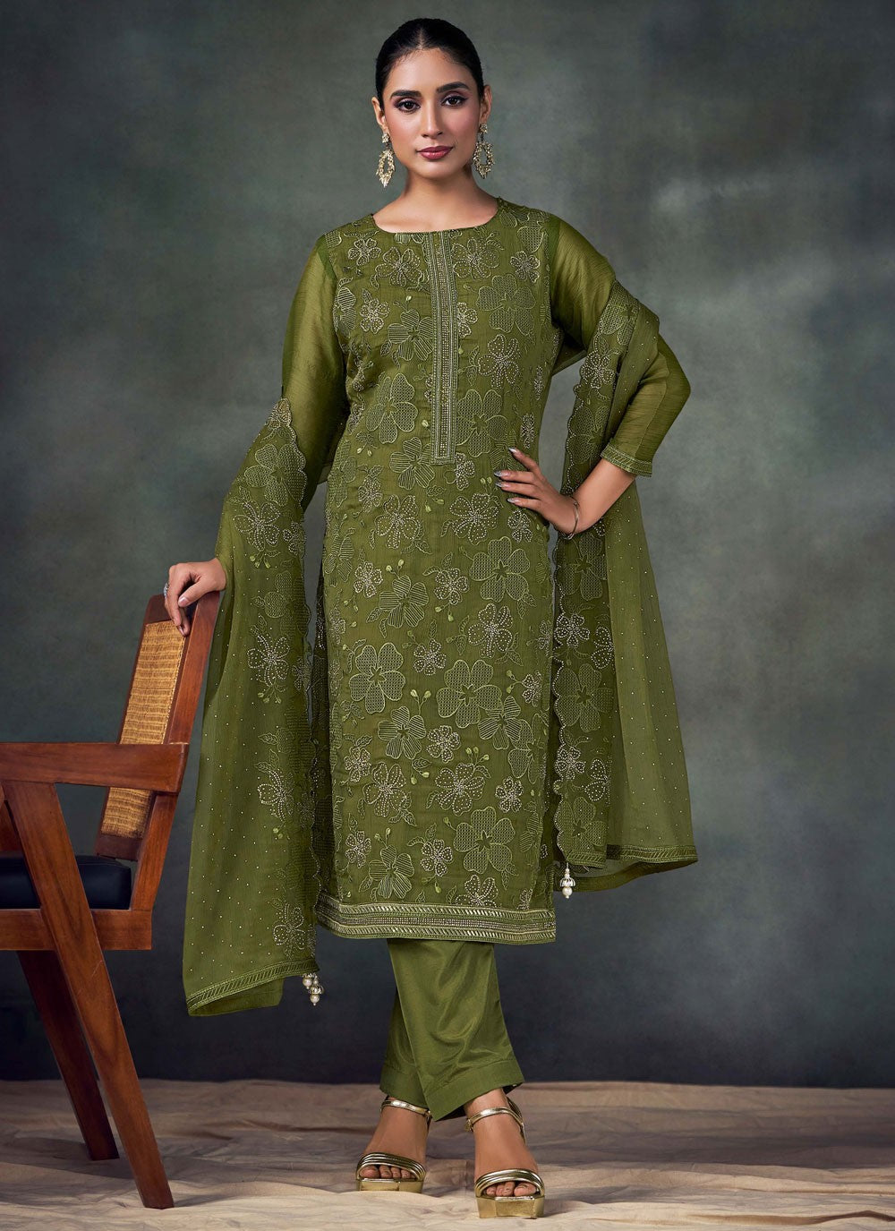 Salwar Suit Embroidered Green Chiffon T5501