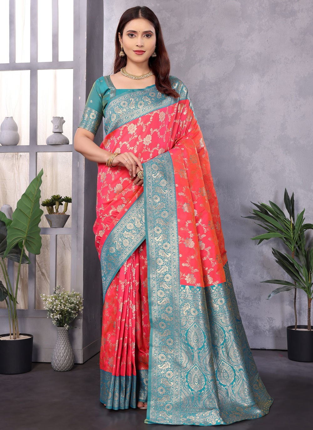 Pink Banarasi Silk Trendy Saree Weaving Zari S17664