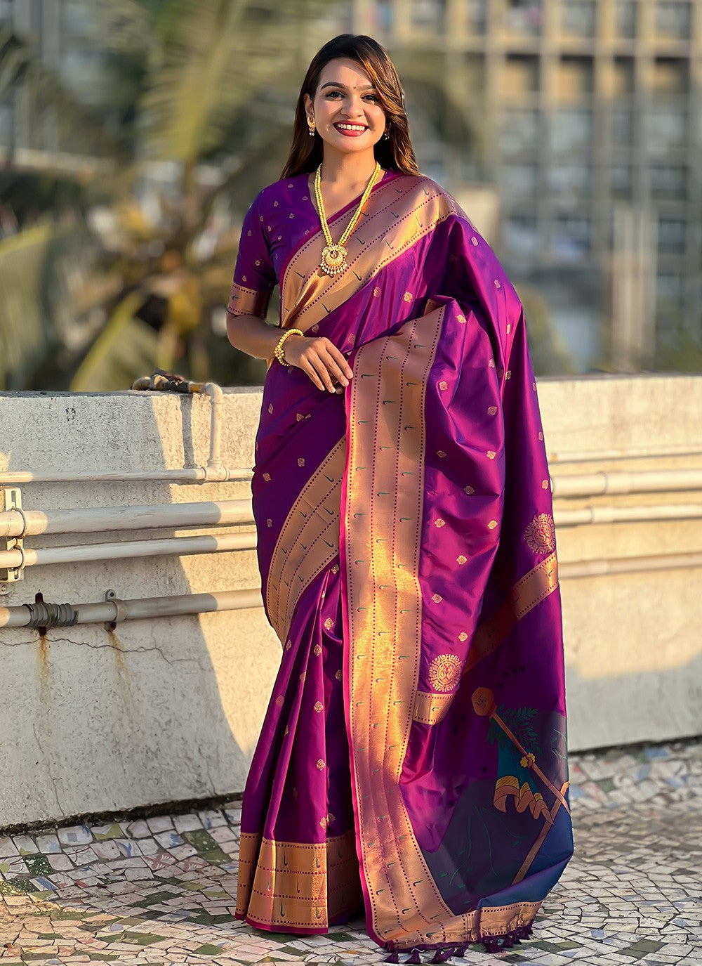 Trendy Saree Weaving Zari Purple Silk Saree S13564