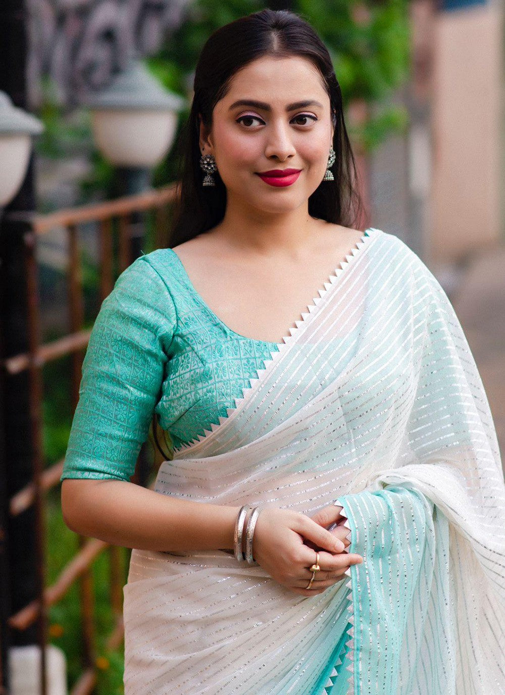 Trendy Embroidered Linen Saree - S5812