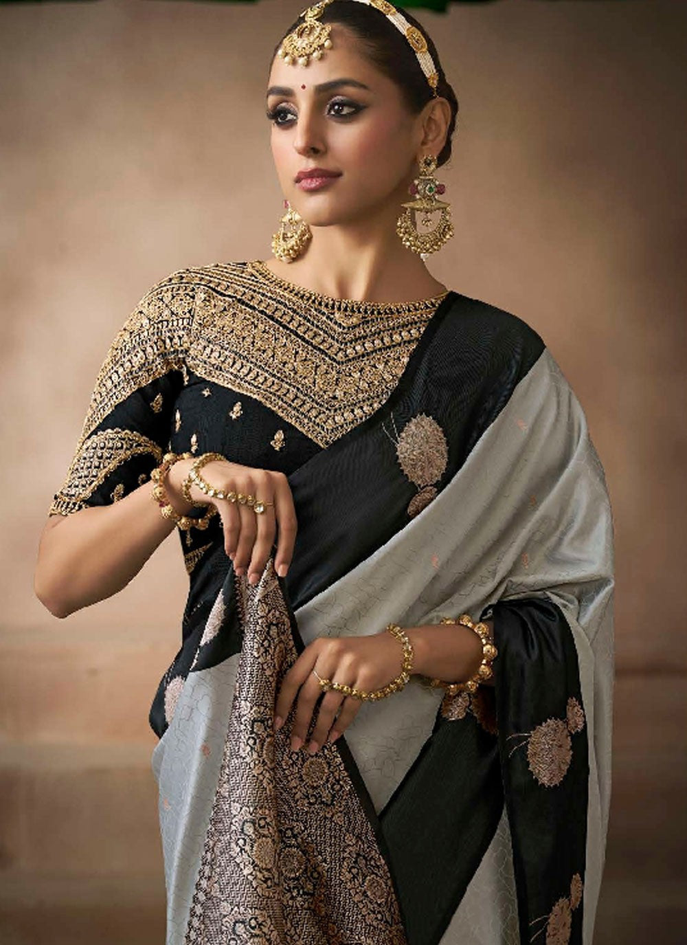 Grey Satin Silk Trendy Saree Weaving Zari, Zari S19210