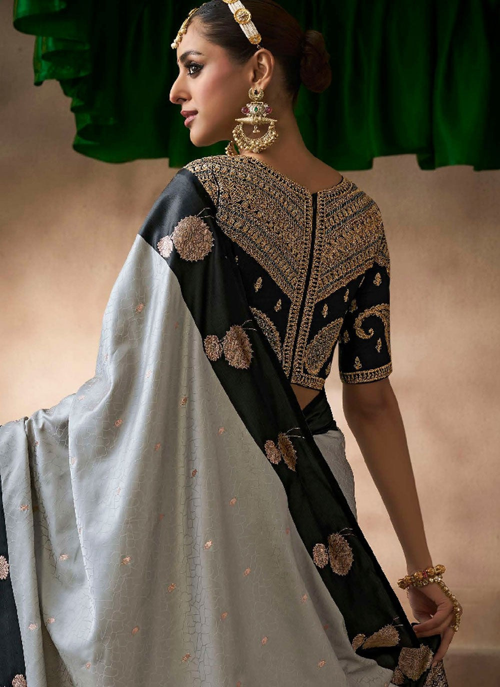 Grey Satin Silk Trendy Saree Weaving Zari, Zari S19210
