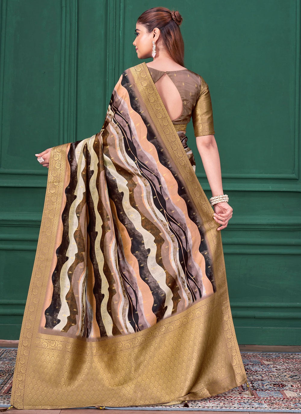 Multi Colour Tussar Silk Classic Saree Abstract Print, Border Work, Jacquard Work S17788
