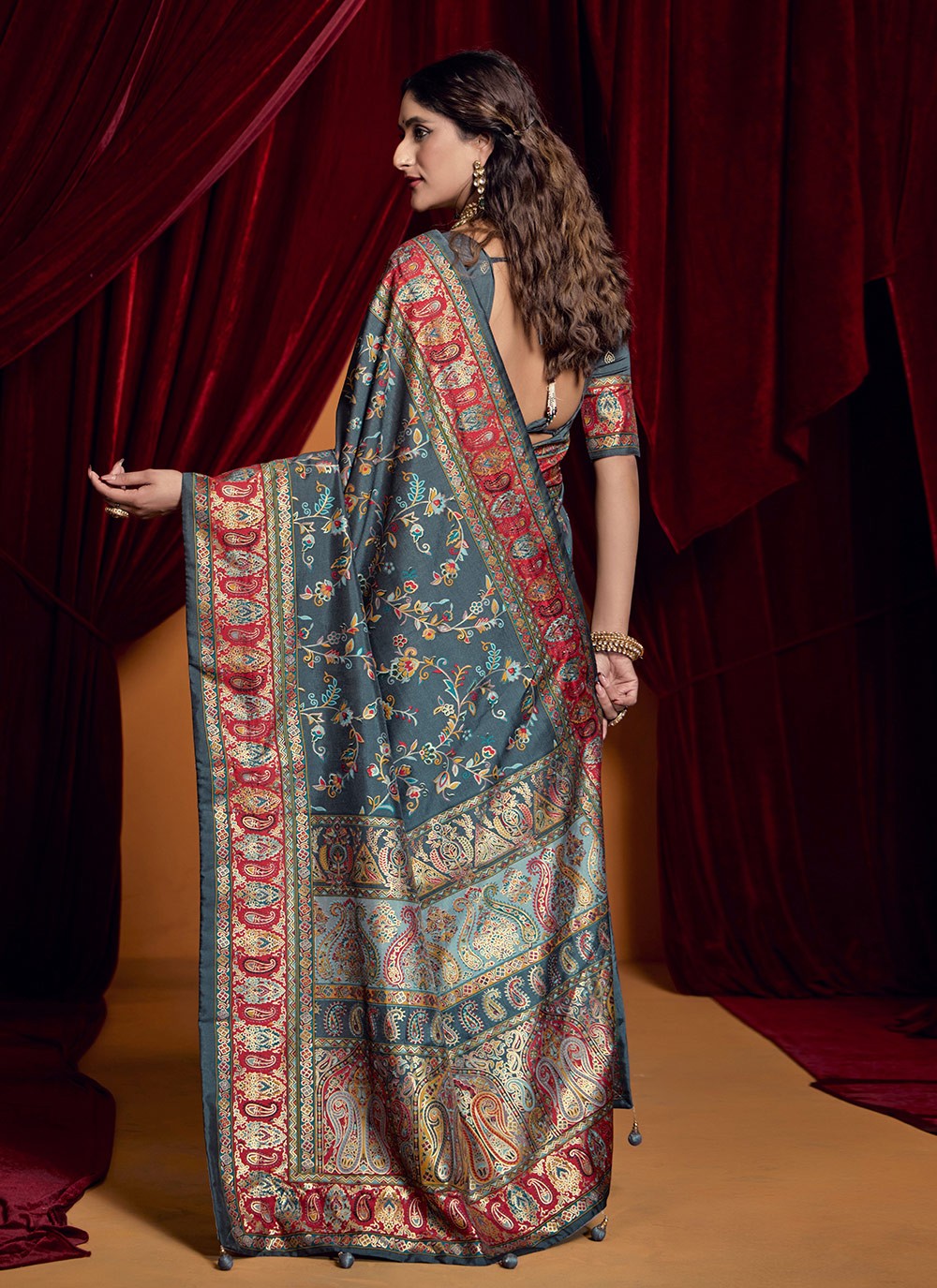 Paisley Printed Tussar Silk Grey Contemporary Saree S15403
