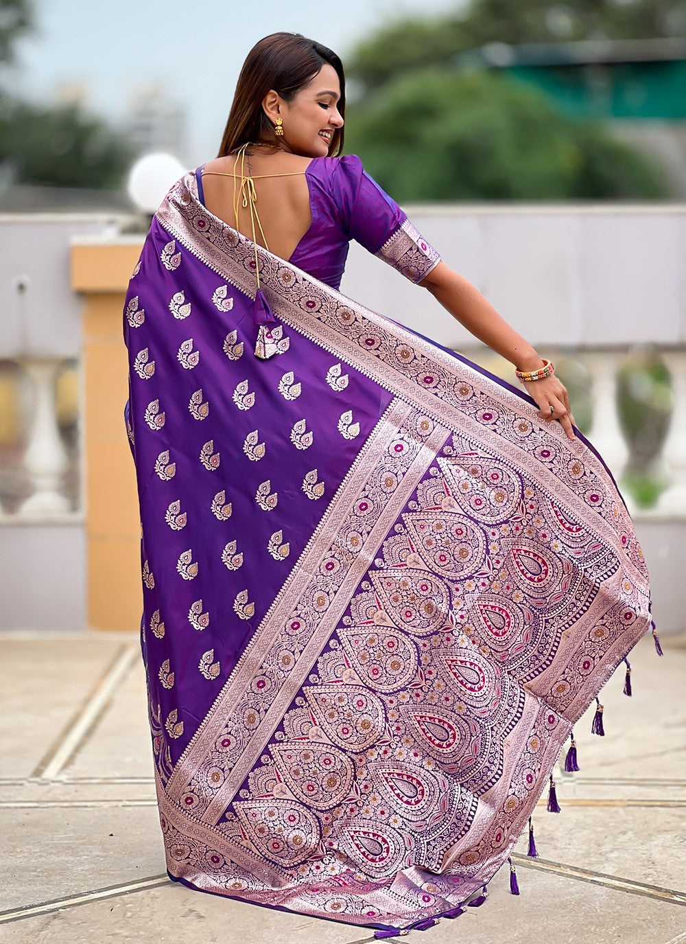 Violet Banarasi Silk Trendy Saree Jacquard Work, Woven S18536