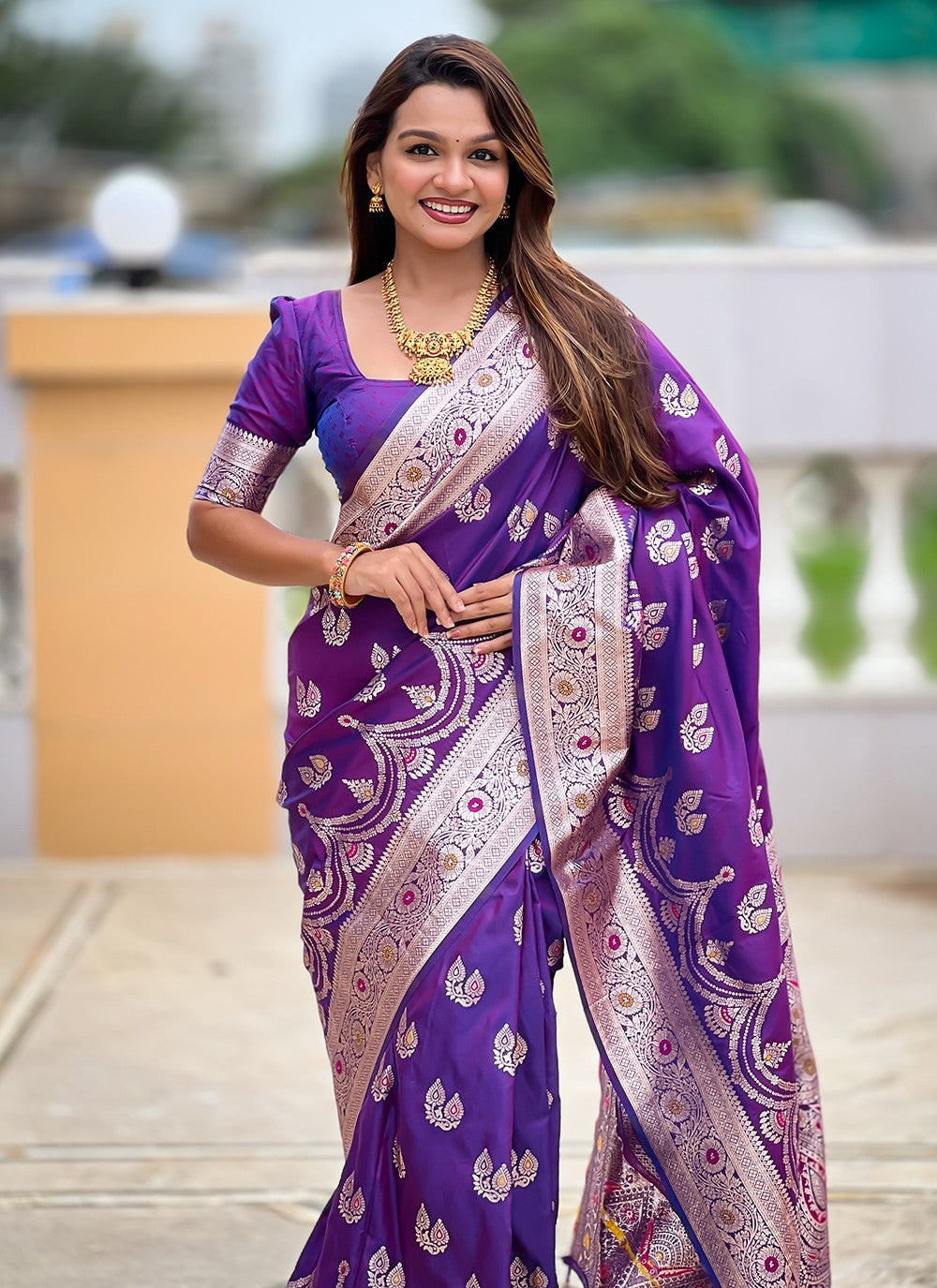 Violet Banarasi Silk Trendy Saree Jacquard Work, Woven S18536