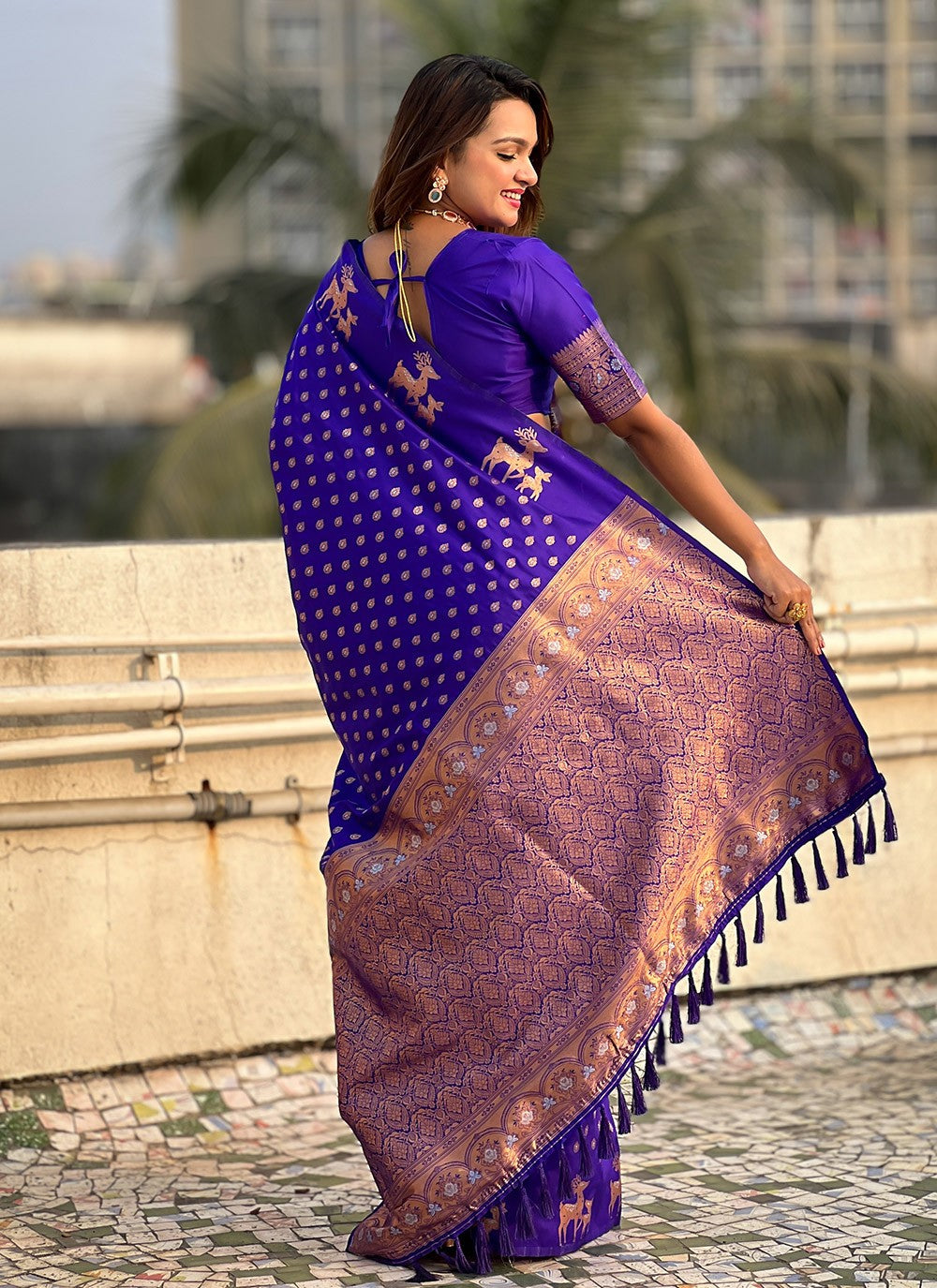 Trendy Saree Weaving Zari Violet Silk Saree S13154