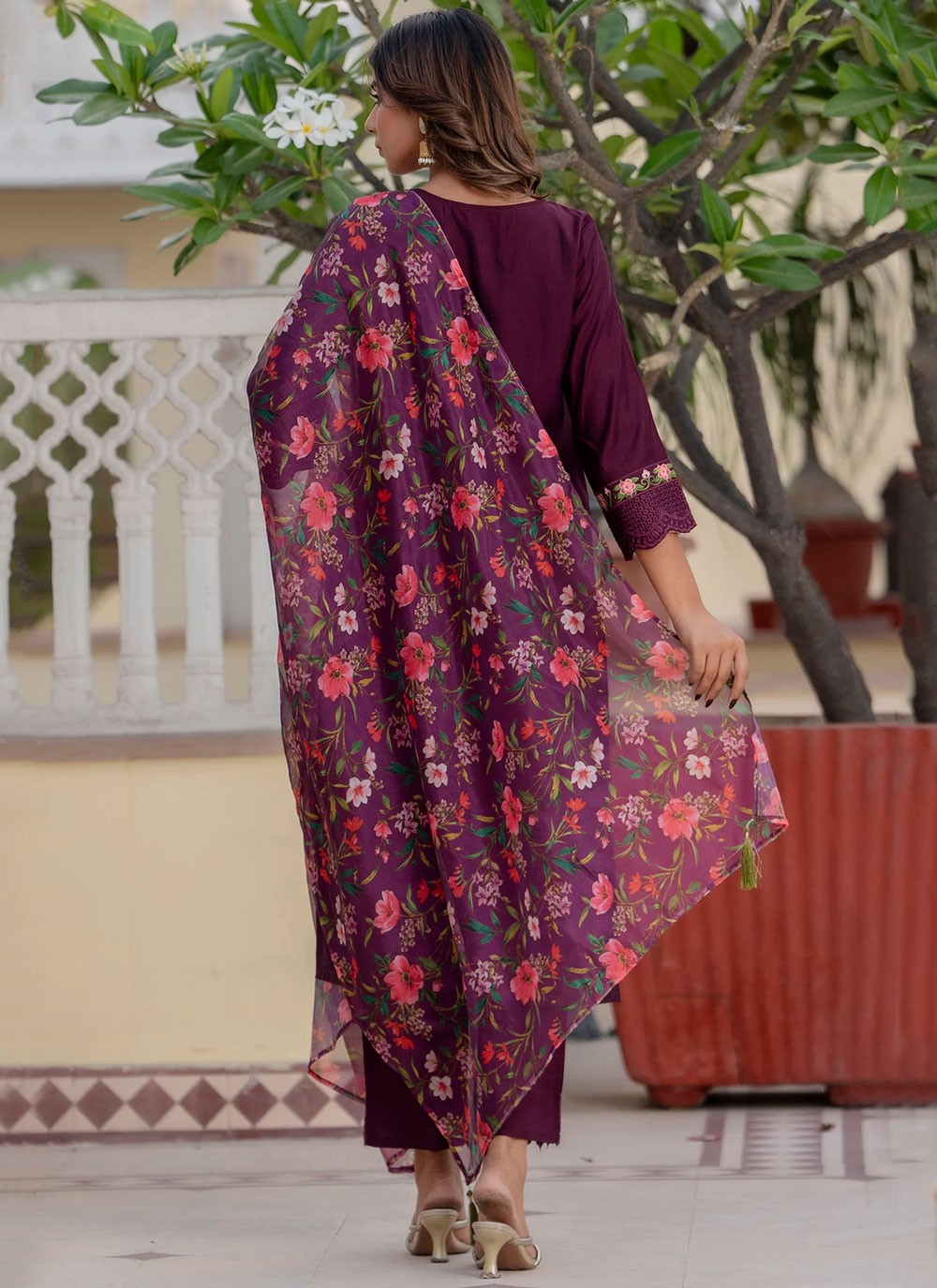 Embroidered Silk Purple Salwar Suit T6139