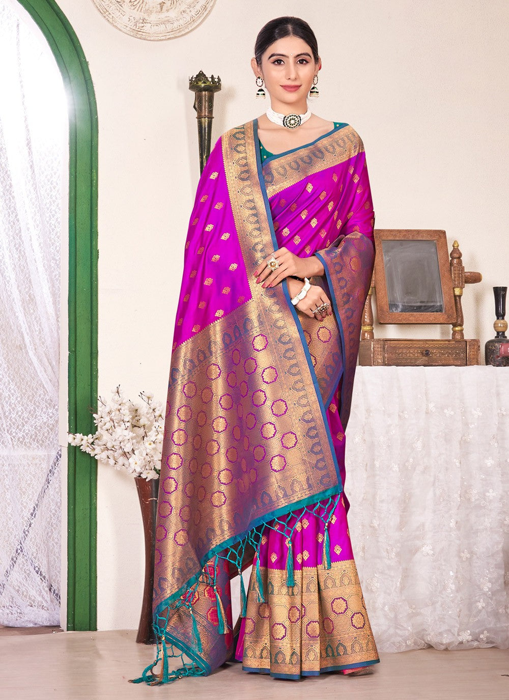Traditional Weaving Zari Banarasi Silk Saree - S3247