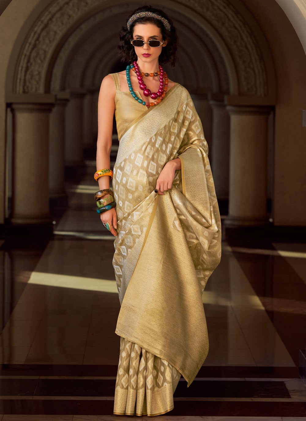 Traditional Weaving Zari Beige Silk Saree S13605