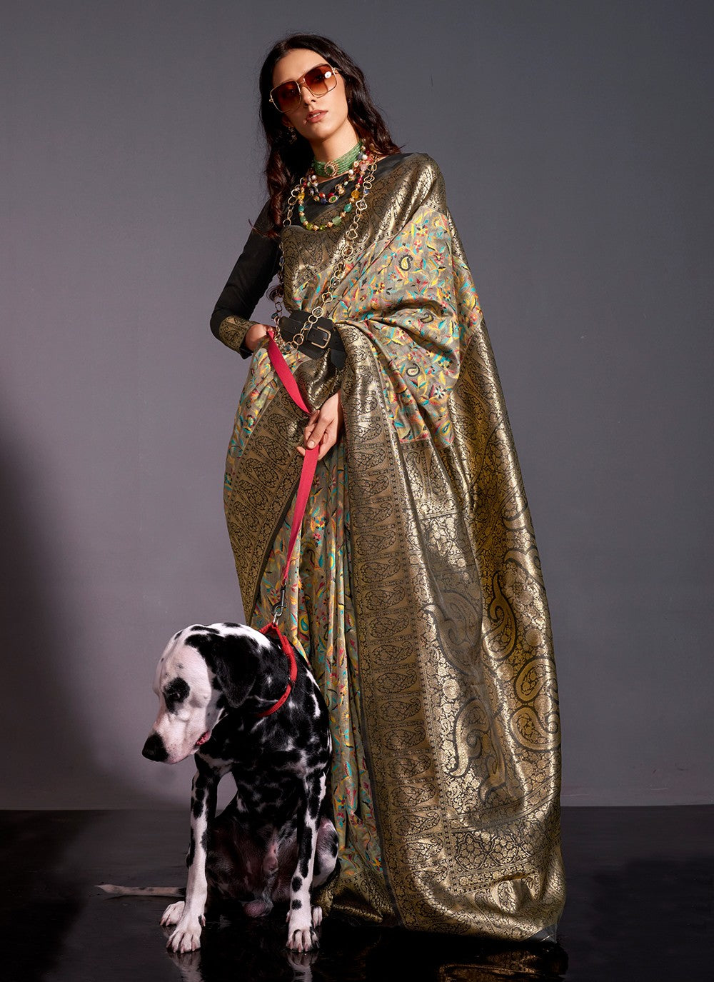 Trendy Weaving Zari Handloom Silk Saree - S5330