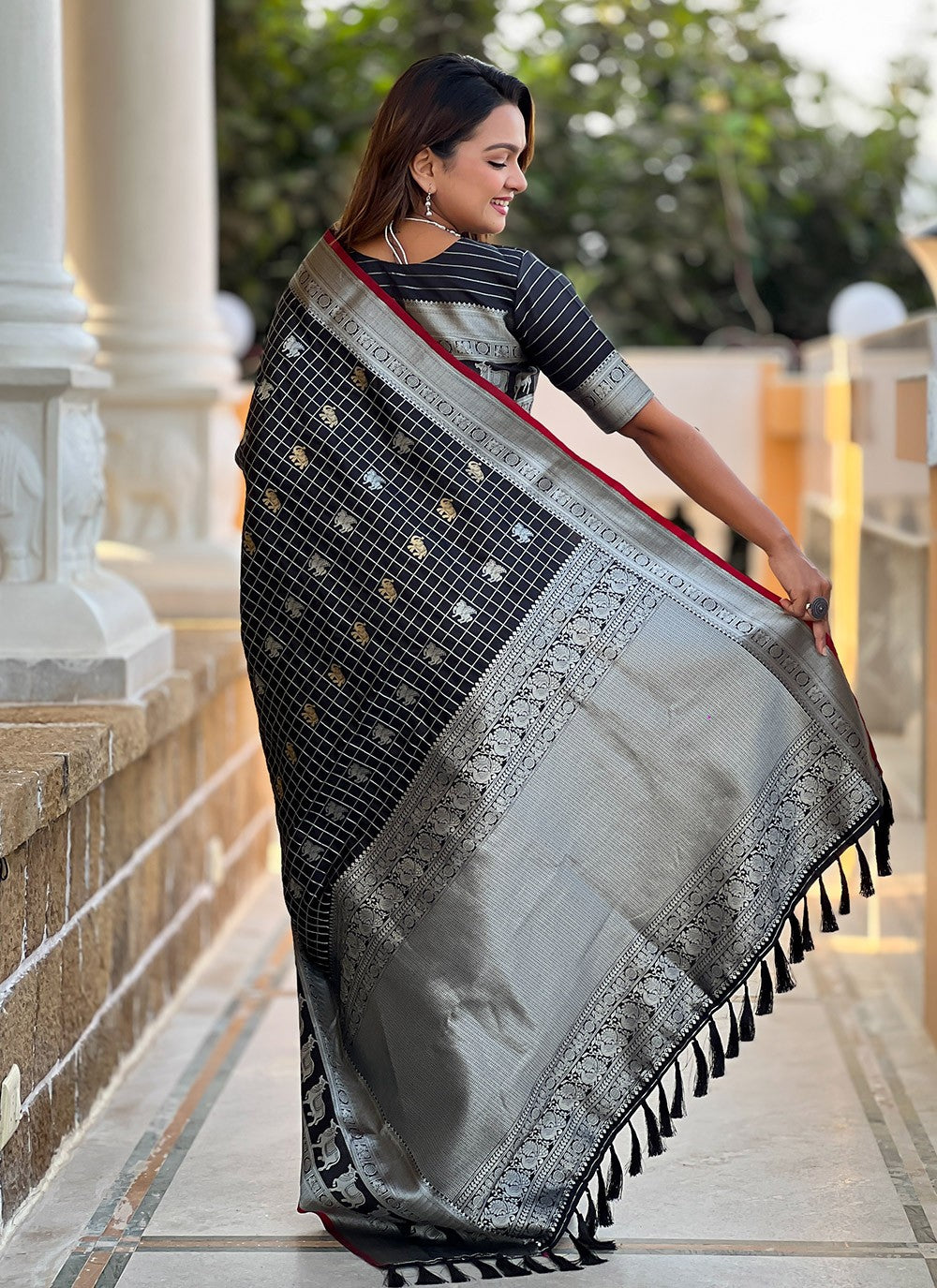 Weaving Zari Silk Black Saree S14342