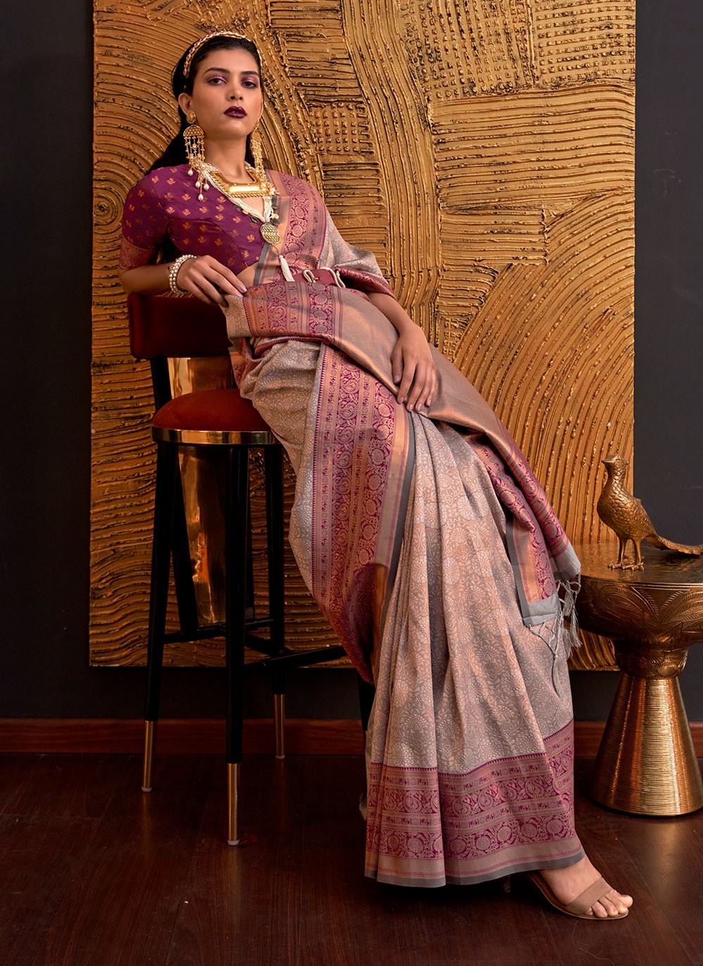 Trendy Weaving Zari Handloom Silk Saree - S4625