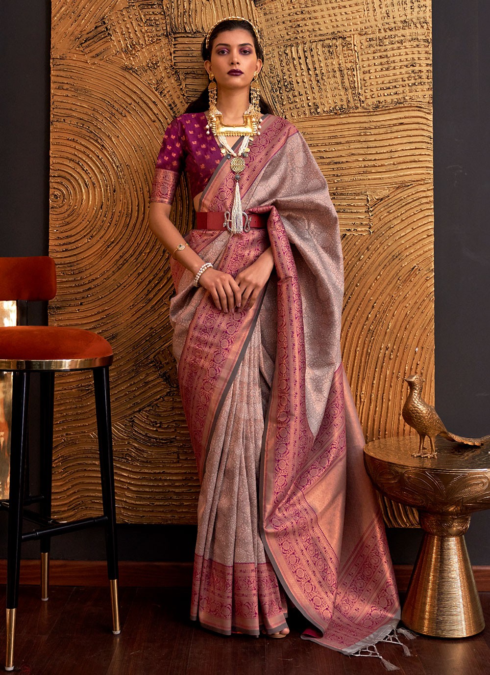 Trendy Weaving Zari Handloom Silk Saree - S4625