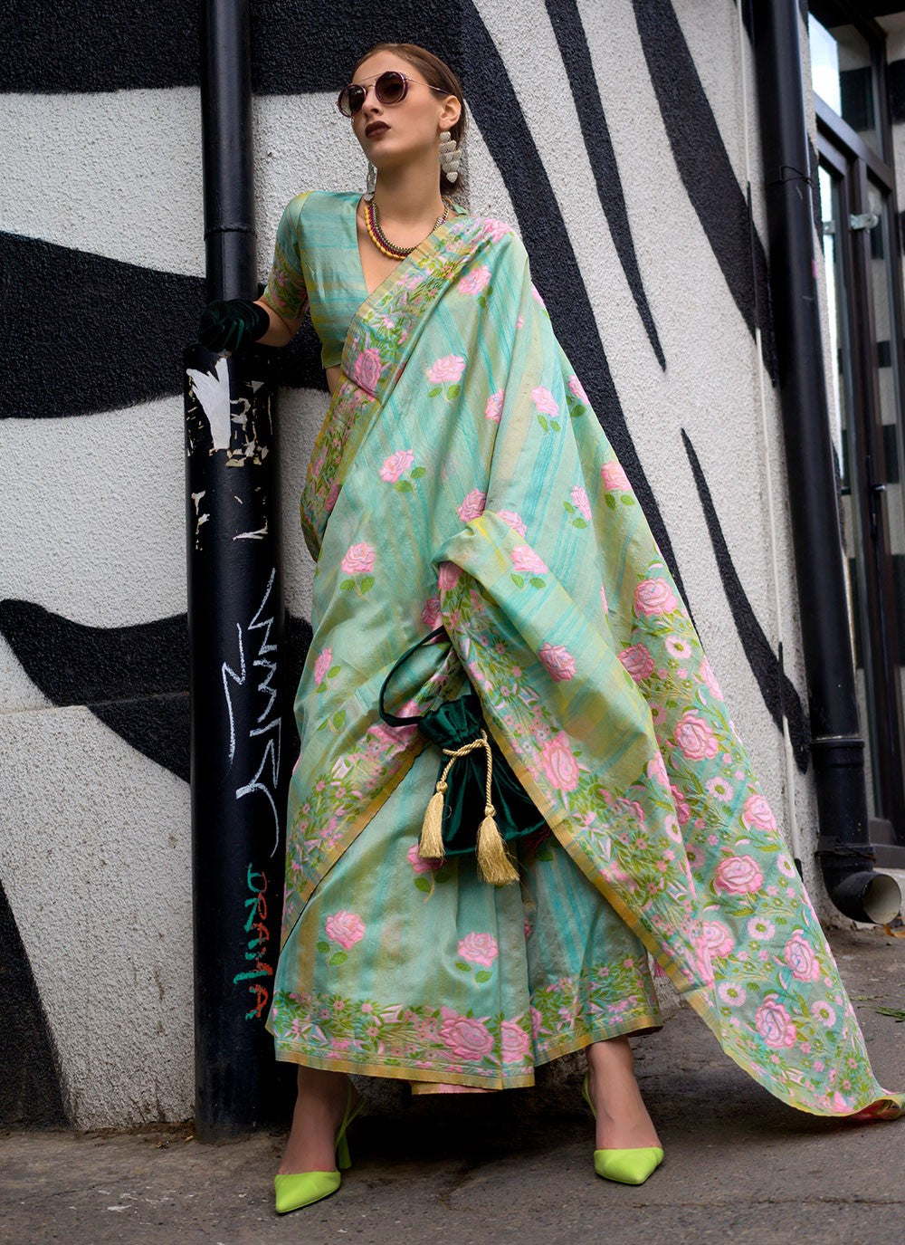 Trendy Weaving Zari Silk Saree - S4764