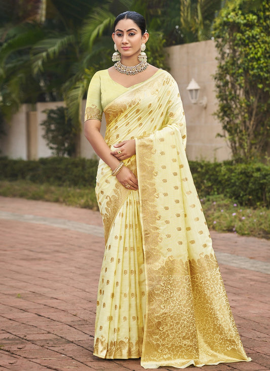 Weaving Zari Silk Yellow Saree S14573