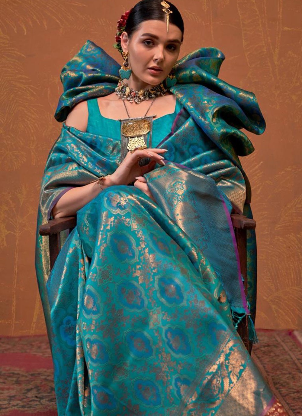 Classic Weaving Zari Handloom Silk Saree - S7909