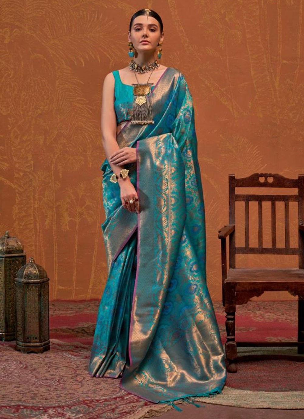 Classic Weaving Zari Handloom Silk Saree - S7909
