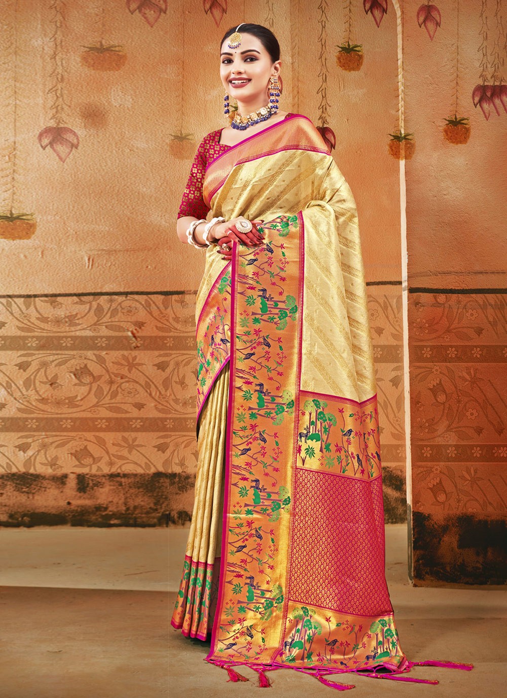 Traditional Weaving Zari Silk Saree - S4574
