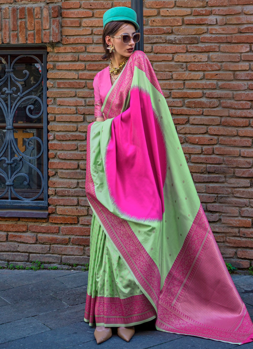 Classic Weaving Zari Handloom Silk Saree - S8172