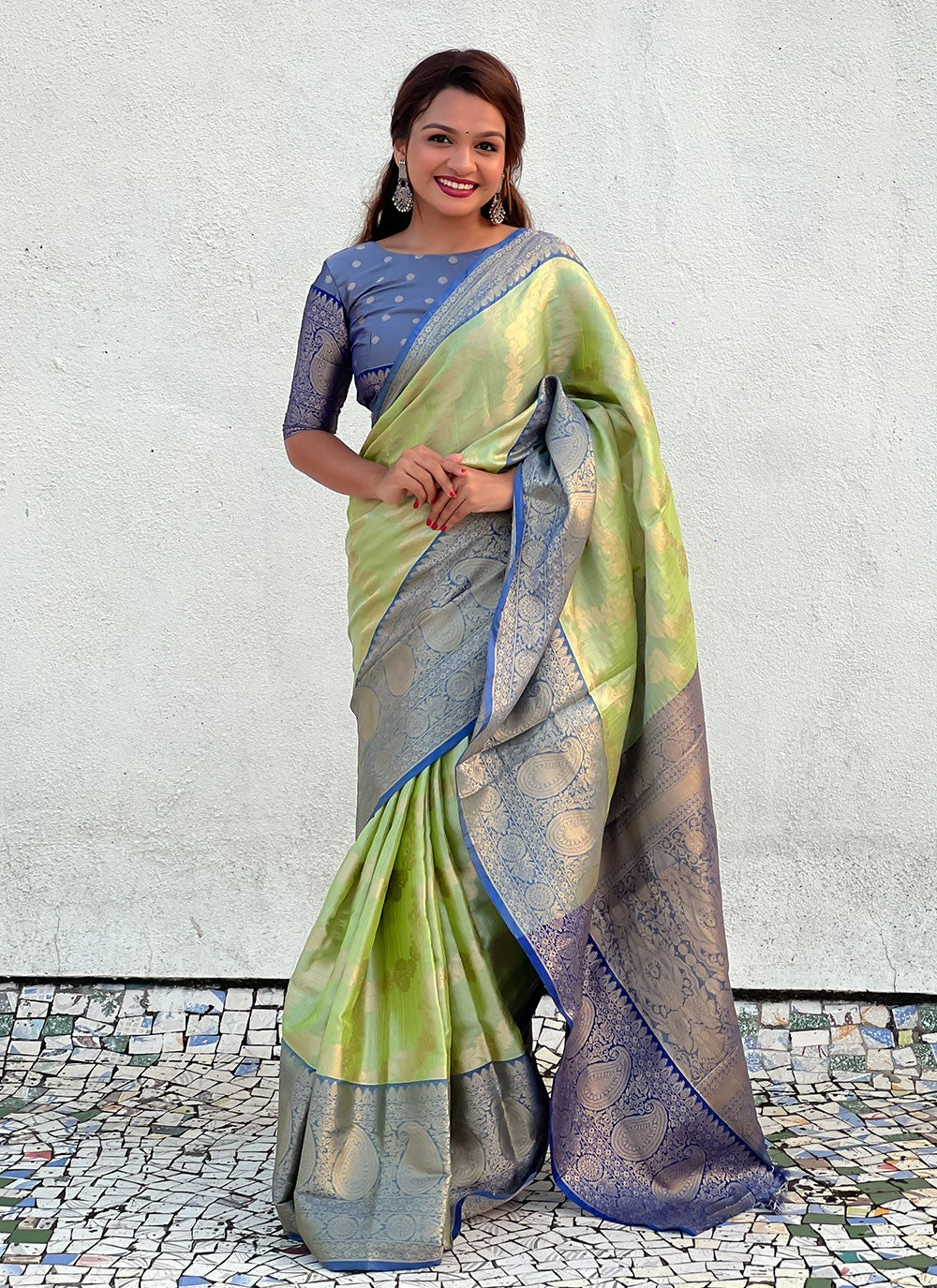 Trendy Weaving Zari Silk, Tissue Saree - S8870