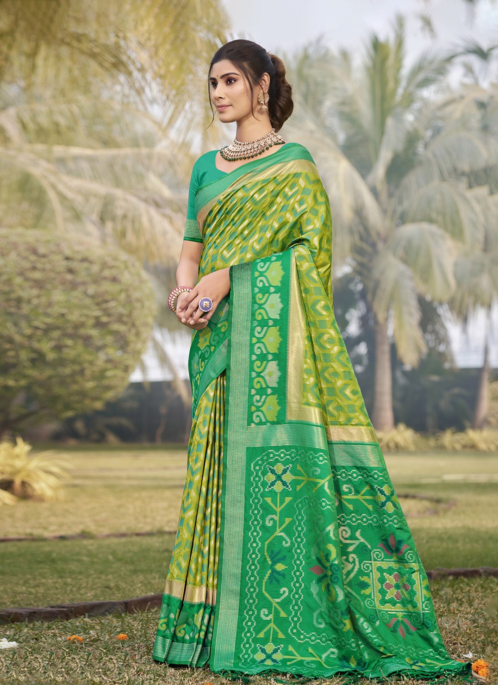 Classic Saree Weaving Zari Green Silk S12919