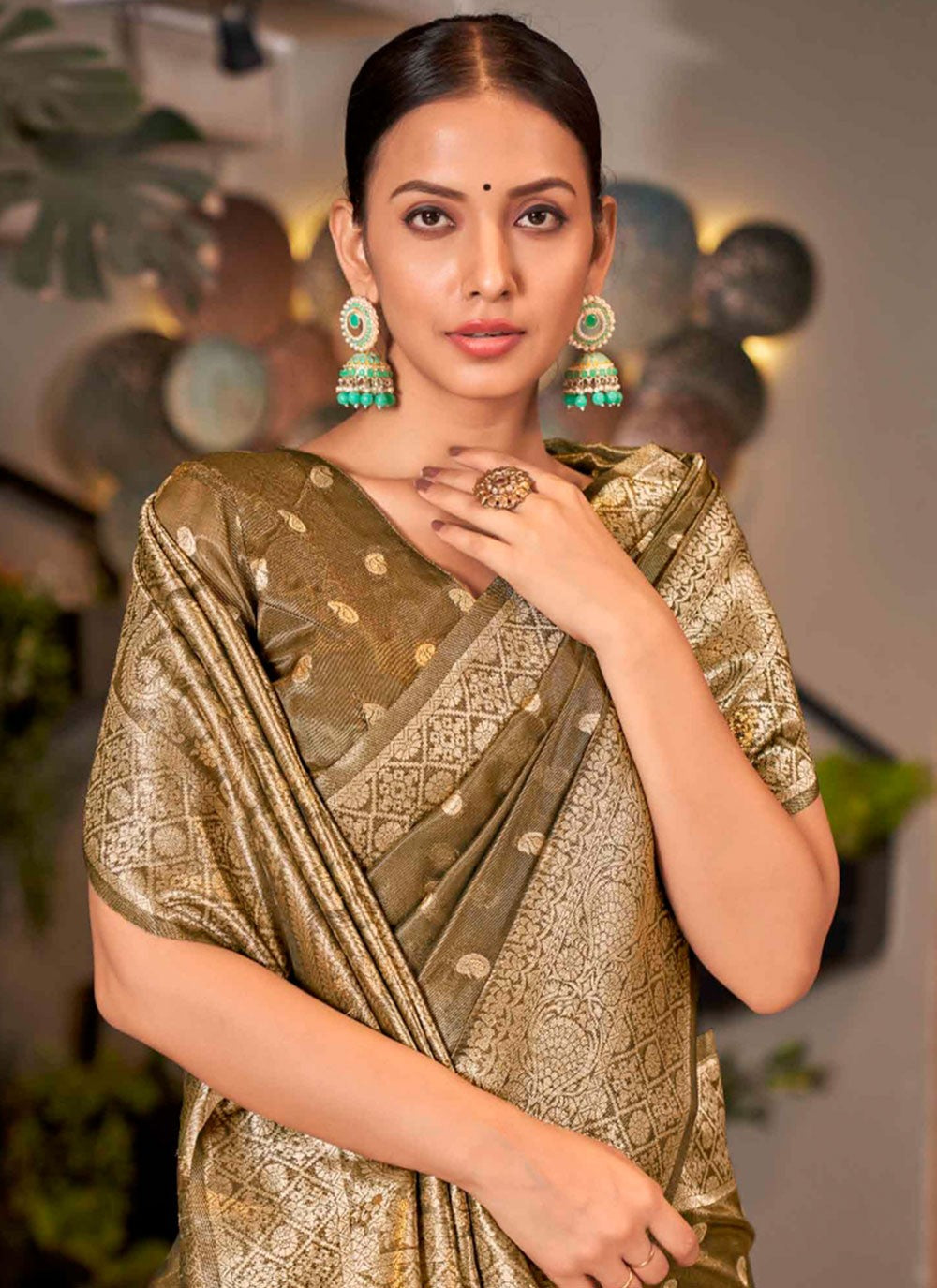 Contemporary Weaving Zari Silk Saree - S2929