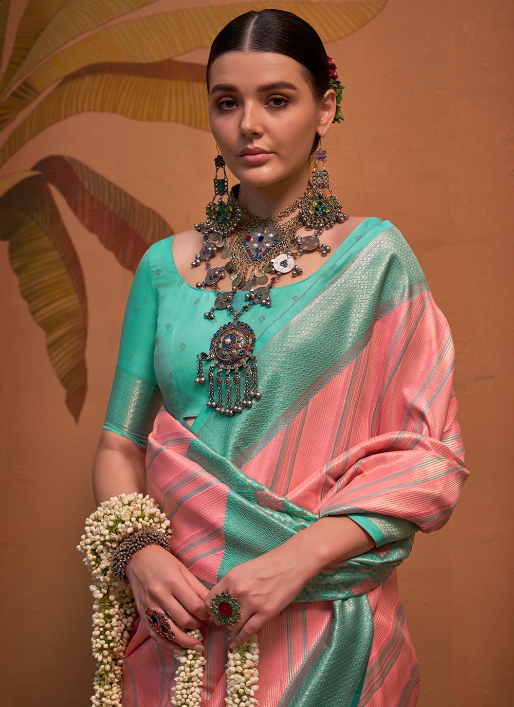 Classic Weaving Zari Handloom Silk Saree - S7229