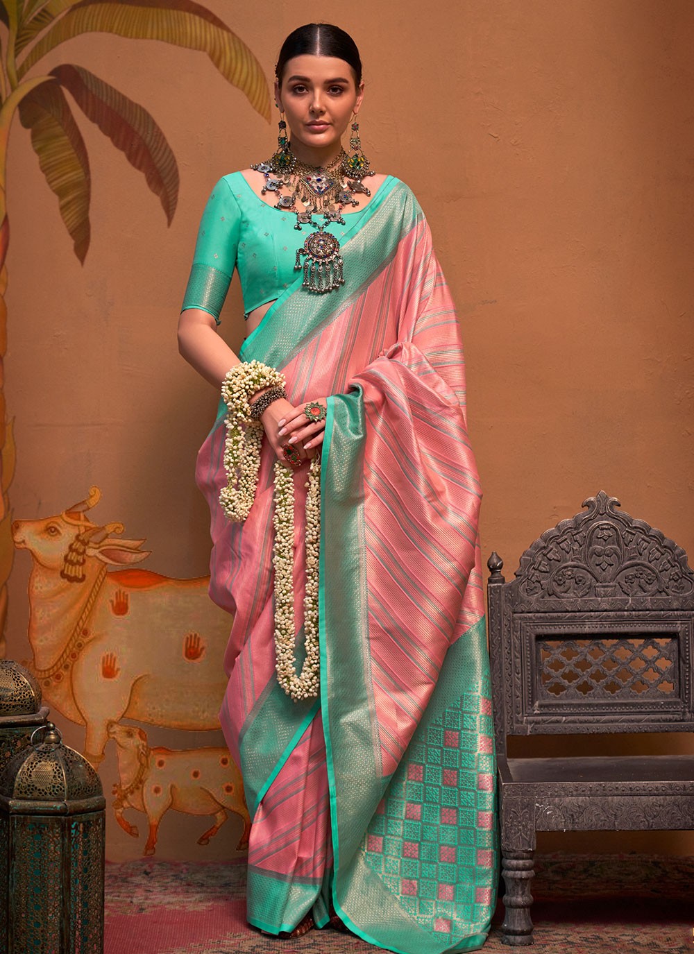 Classic Weaving Zari Handloom Silk Saree - S7229