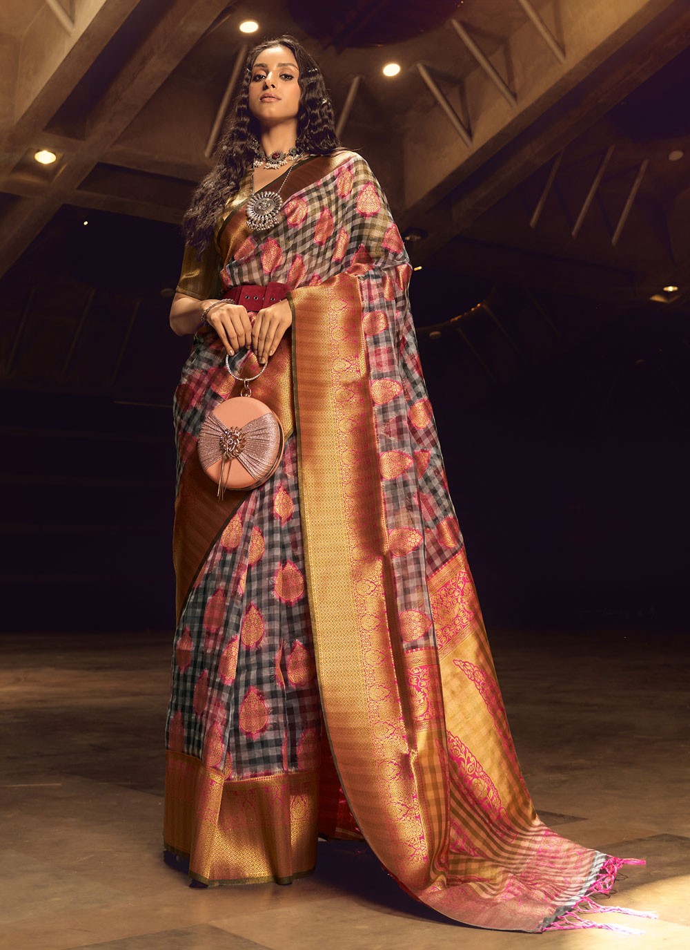 Classic Weaving Zari Handloom Silk Saree - S3925