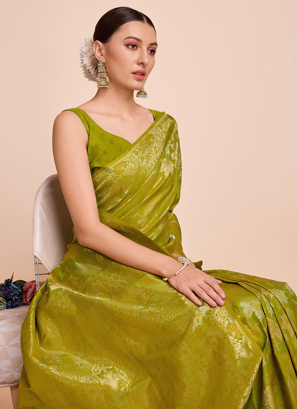 Classic Weaving Zari Handloom Silk Saree - S6852