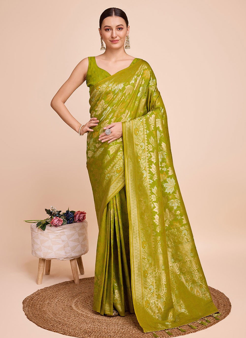 Classic Weaving Zari Handloom Silk Saree - S6852