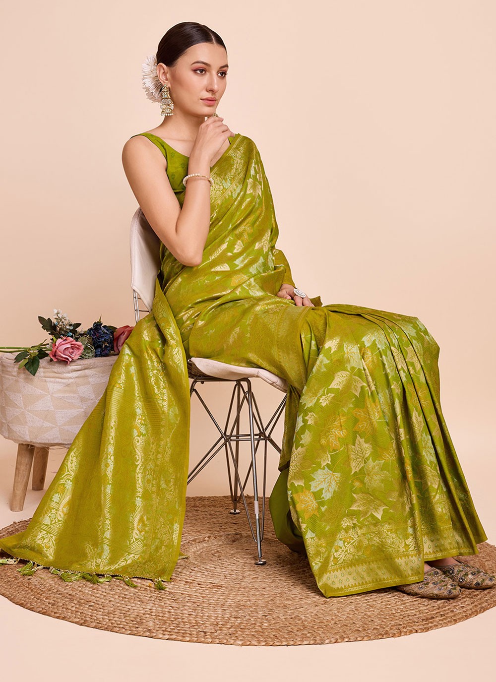 Classic Weaving Zari Handloom Silk Saree - S6852