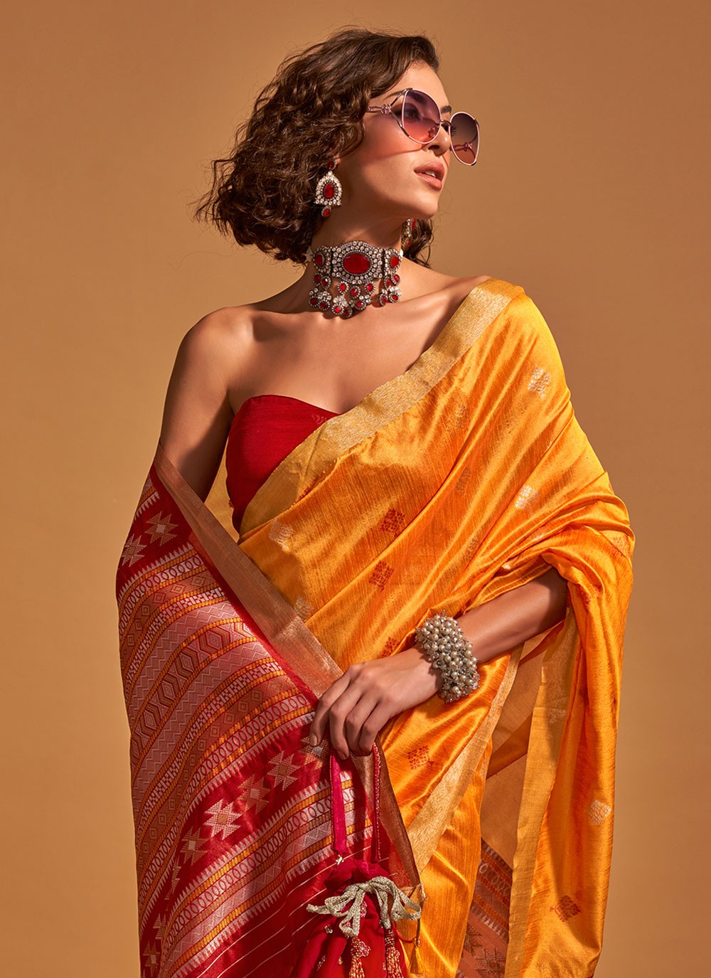 Contemporary Weaving Zari Handloom Silk Saree - S4958
