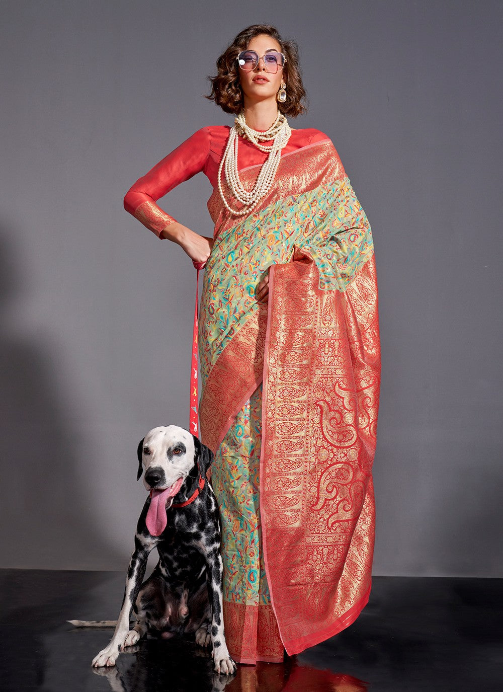 Trendy Weaving Zari Handloom Silk Saree - S5330