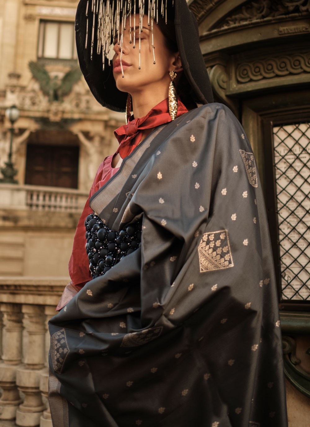 Contemporary Weaving Zari Handloom Silk Saree - S4153