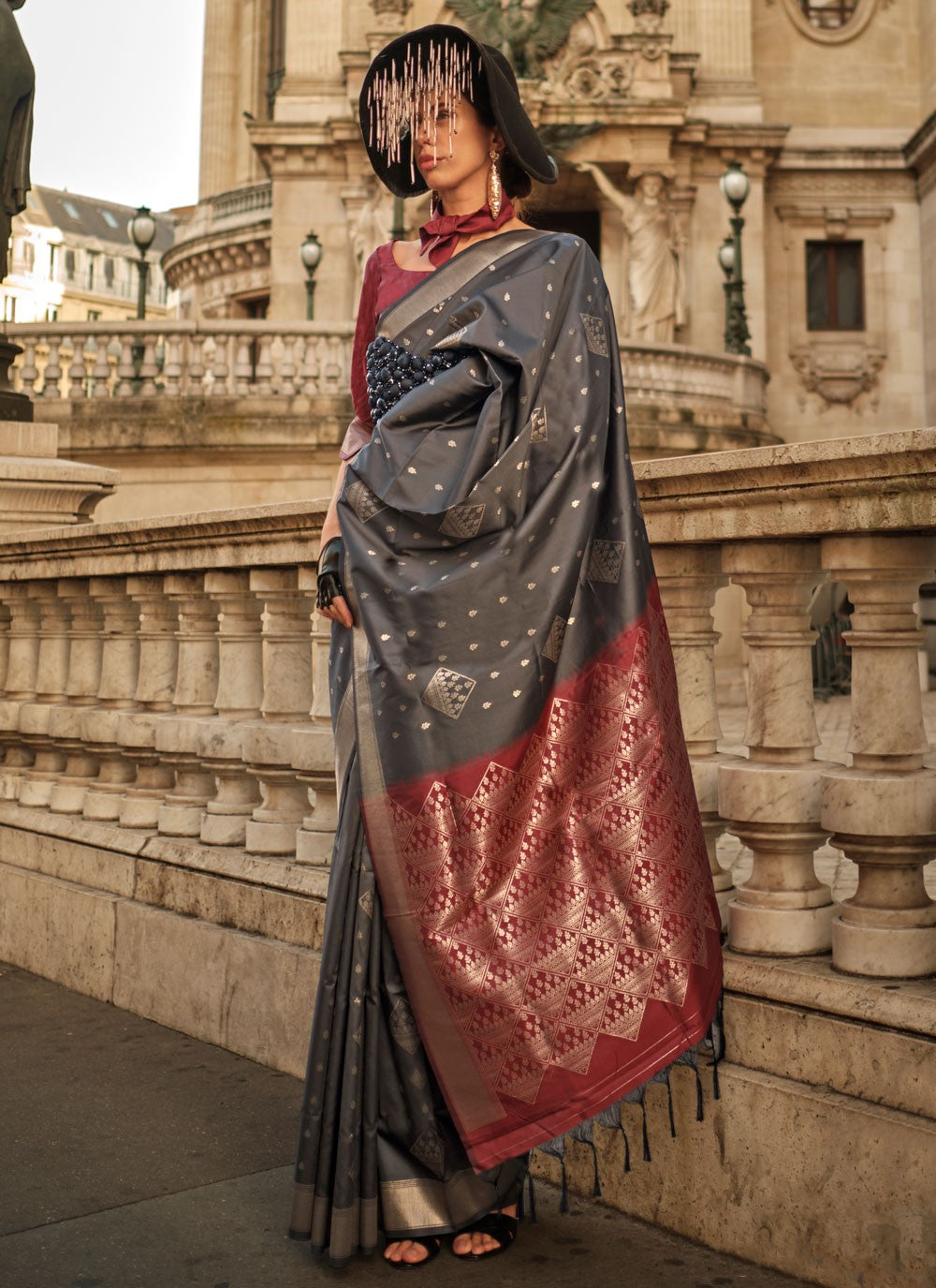 Contemporary Weaving Zari Handloom Silk Saree - S4153