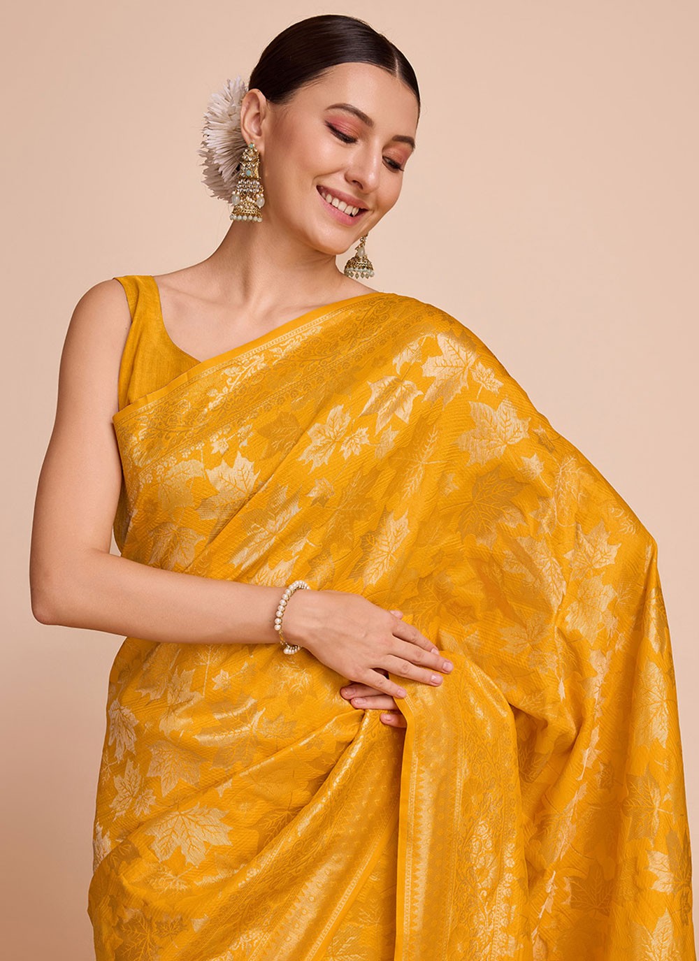 Classic Weaving Zari Handloom Silk Saree - S6852