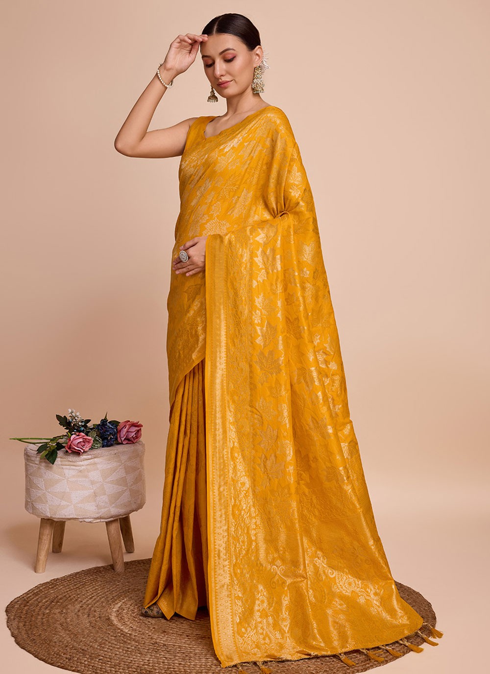 Classic Weaving Zari Handloom Silk Saree - S6852