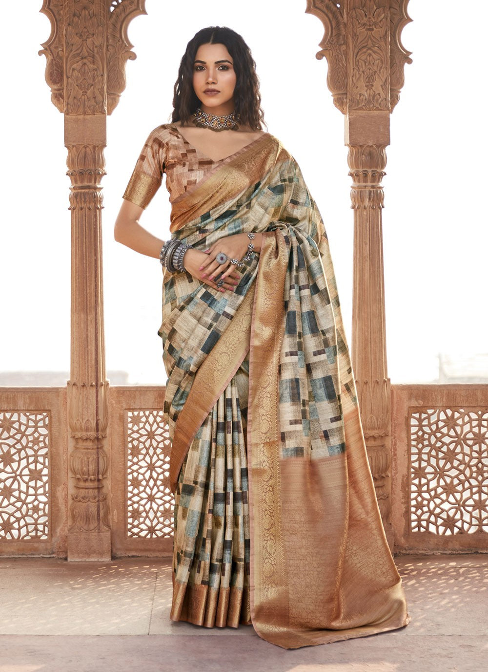 Trendy Weaving Zari Handloom Silk Saree - S4322
