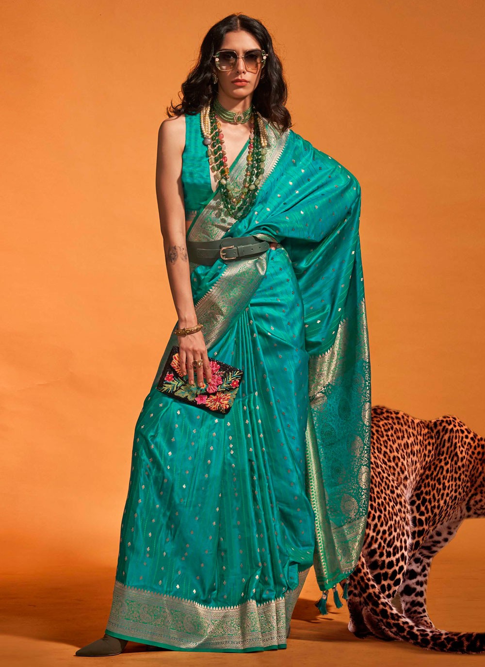 Trendy Weaving Zari Handloom Silk Saree - S4654