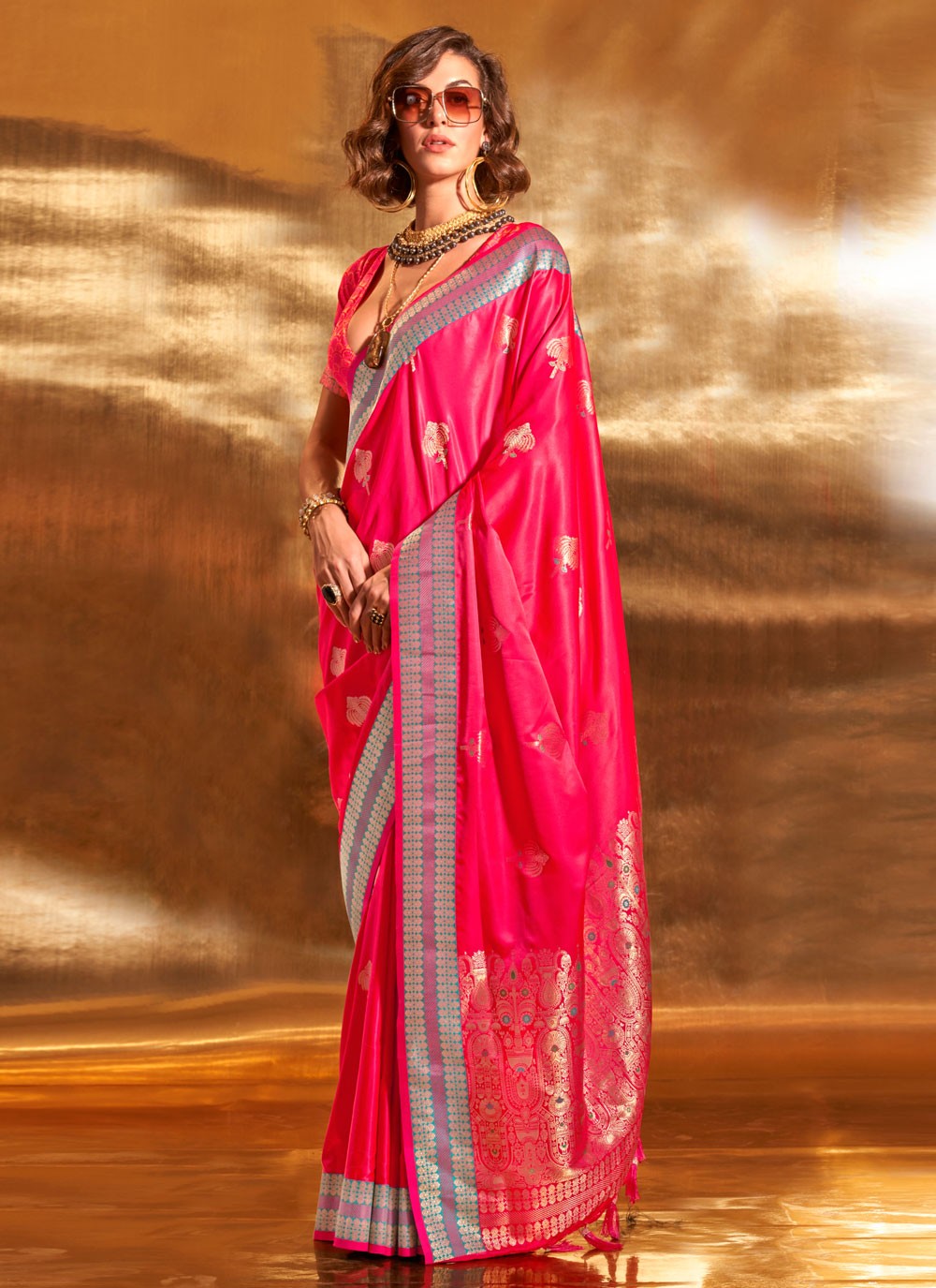 Trendy Weaving Zari Handloom Silk Saree - S5483