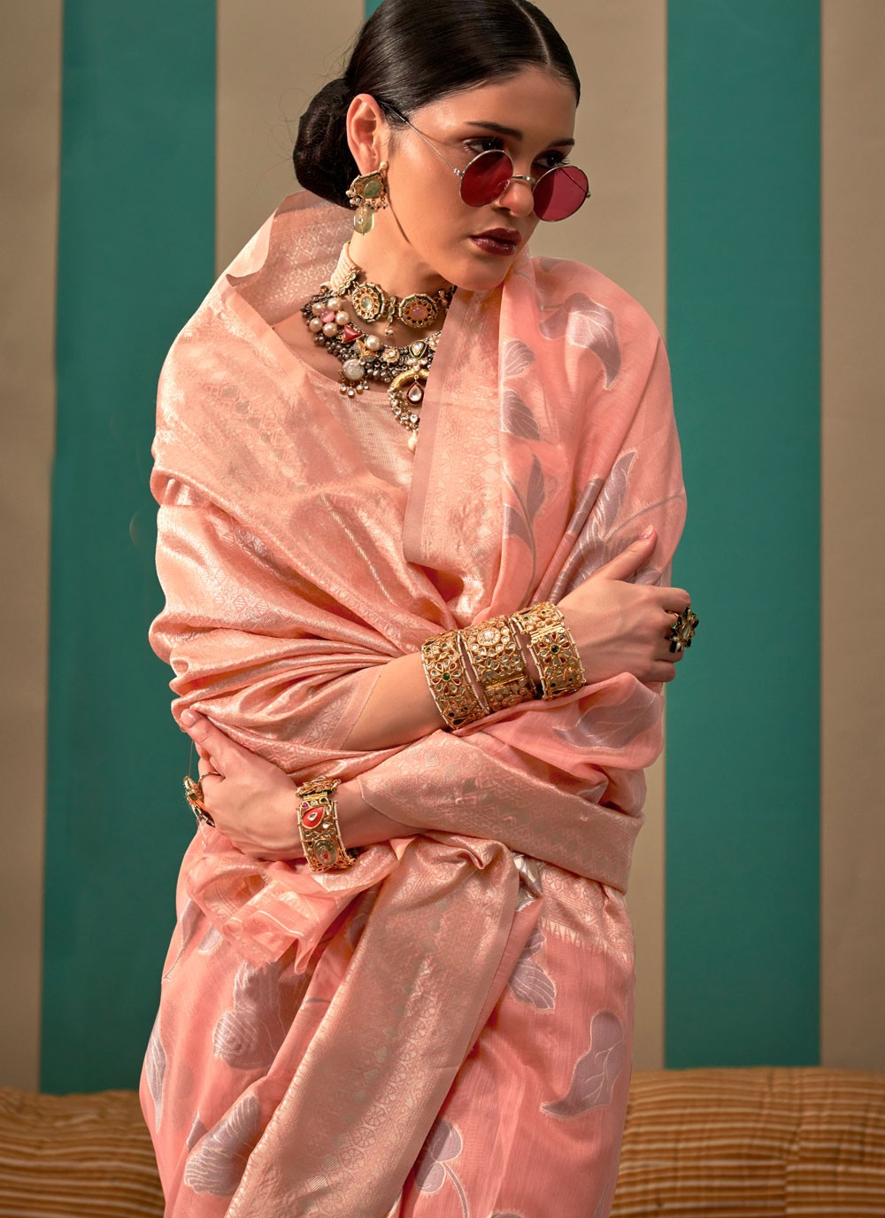 Classic Floral Printed Linen Saree - S7118