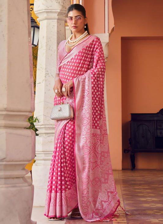 Magenta Georgette Classic Saree Weaving Zari S17638