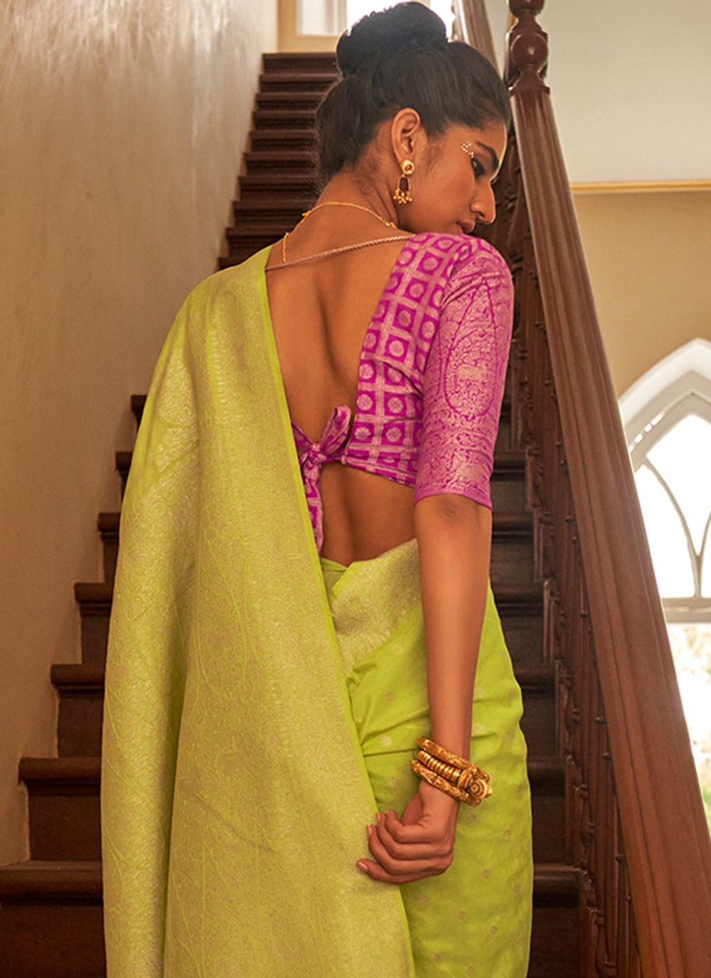 Classic Weaving Zari Crepe Silk, Naylon Saree - S6760
