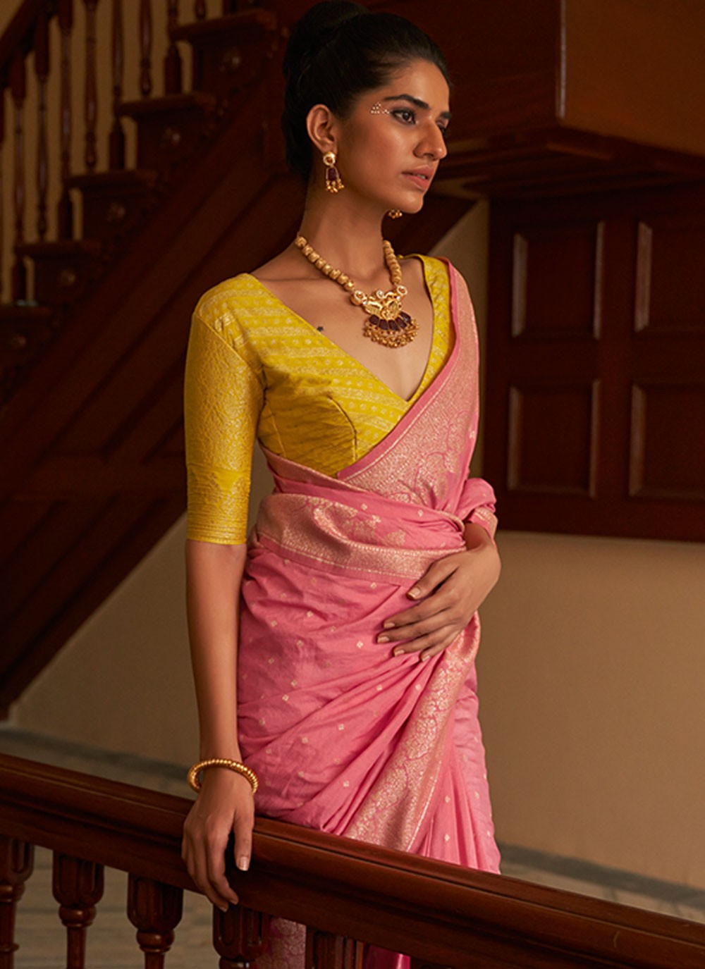 Classic Weaving Zari Crepe Silk, Naylon Saree - S6760