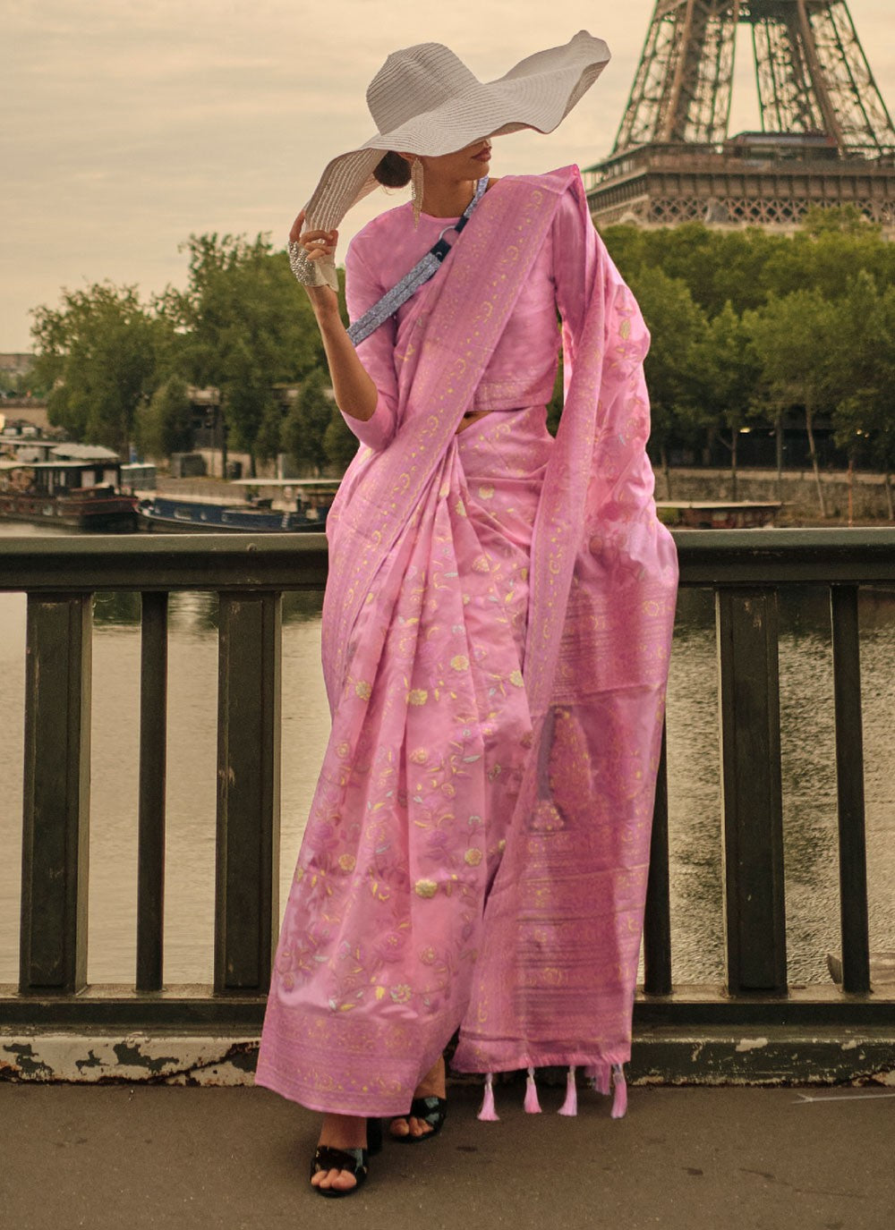 Classic Weaving Zari Organza Saree - S3917